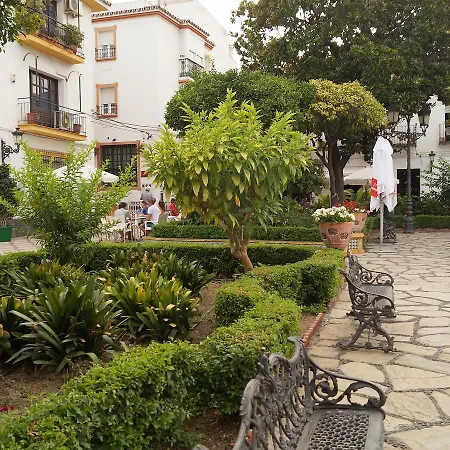 Plaza De Flores By Interhome אסטפונה