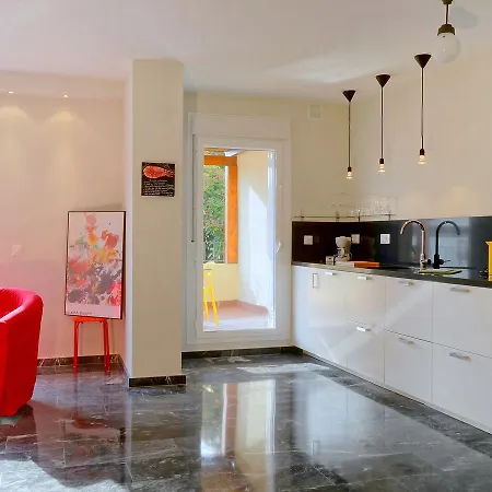 Plaza De Flores By Interhome