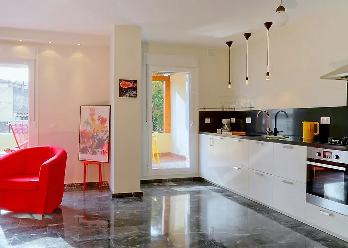 Plaza De Flores By Interhome